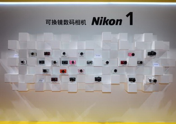 近200项前沿技术及产品亮相 联想集团展示“人工智能+”落地成果